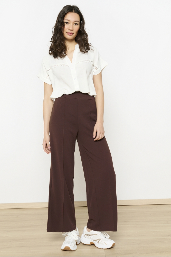 C GWYNA 05702779 1019 Optical White
